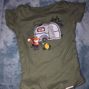 Gerber onesie : 0-3 months